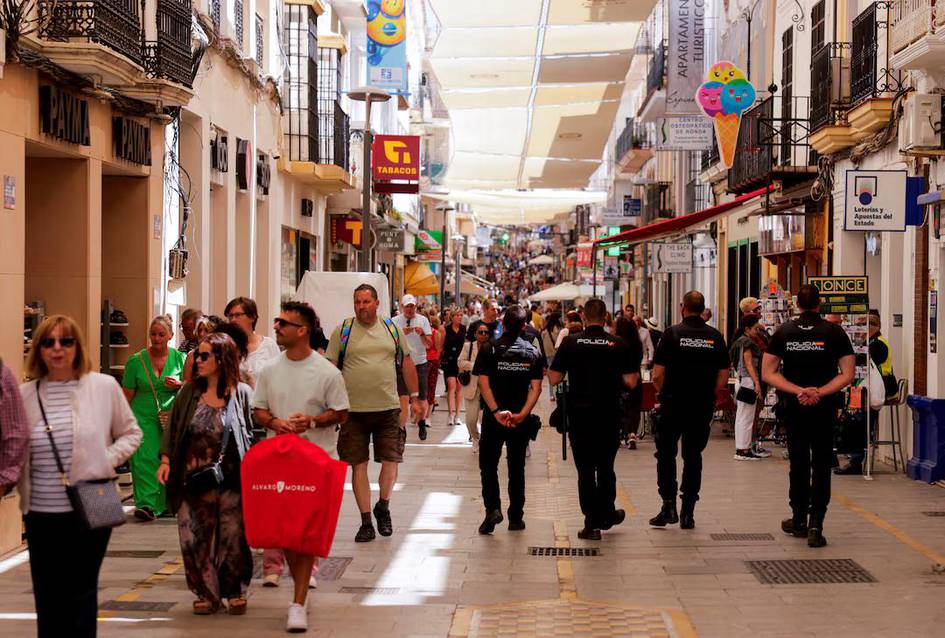 Испания 500 минг нафар ҳужжатсиз мигрантга қонуний мақом беради